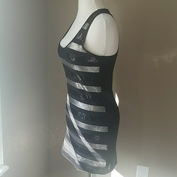 Dress - Picture 4 of 4